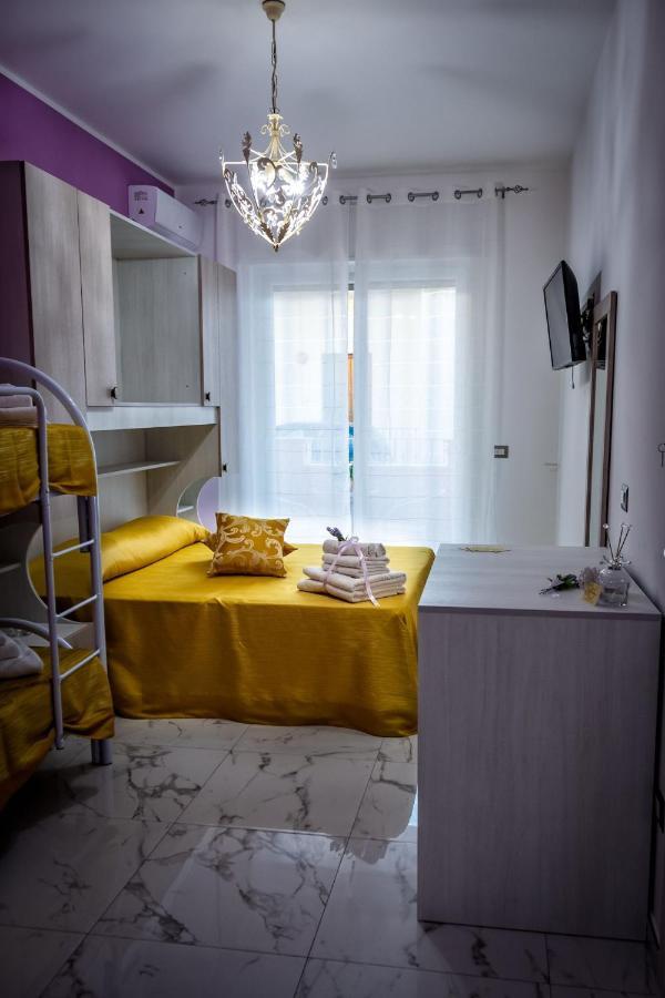 Le Colonne Bed and Breakfast Racale Buitenkant foto